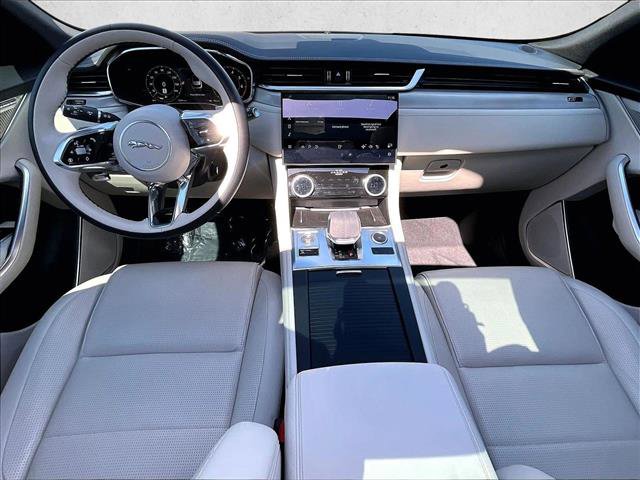 Used 2025 Jaguar F-PACE R-Dynamic S image 15