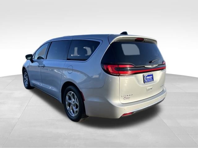 Used 2024 Chrysler Pacifica Limited image 7