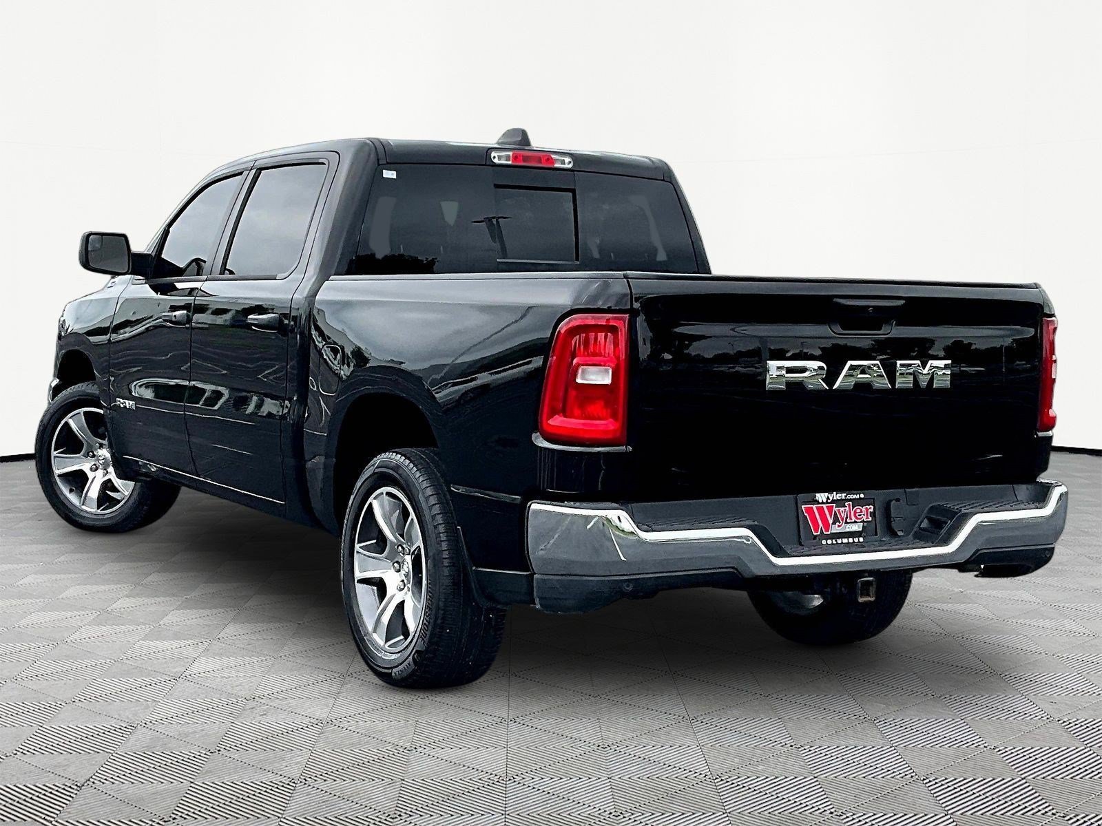 Used 2025 RAM 1500 Tradesman AWD/4WD image 4