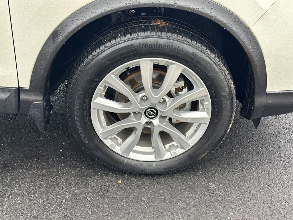 Used 2021 Nissan Rogue Sport SV image 12