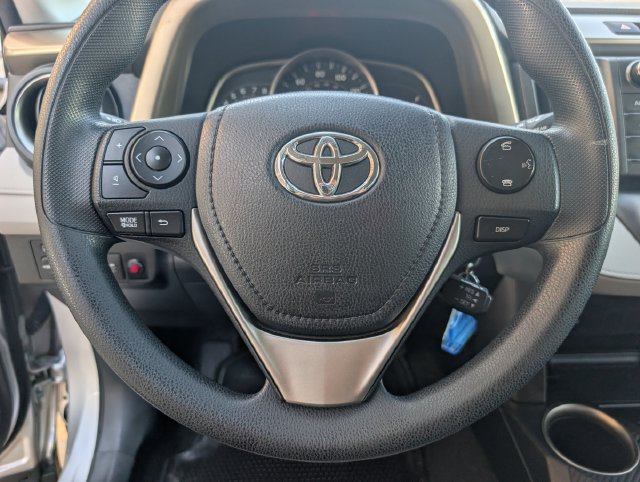 Used 2015 Toyota RAV4 LE FWD image 12