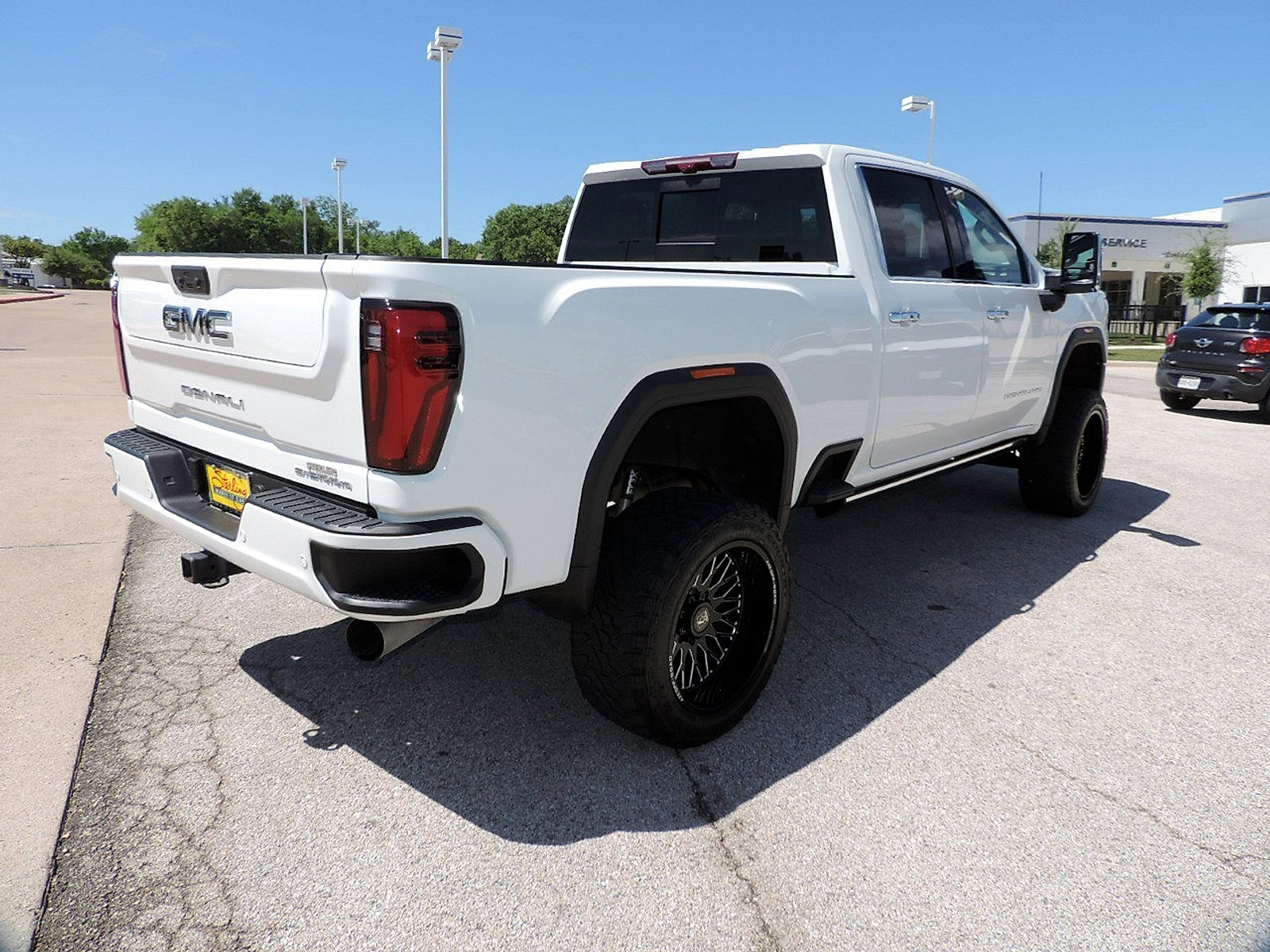 Used 2024 GMC Sierra 2500 Denali Ultimate AWD/4WD image 5