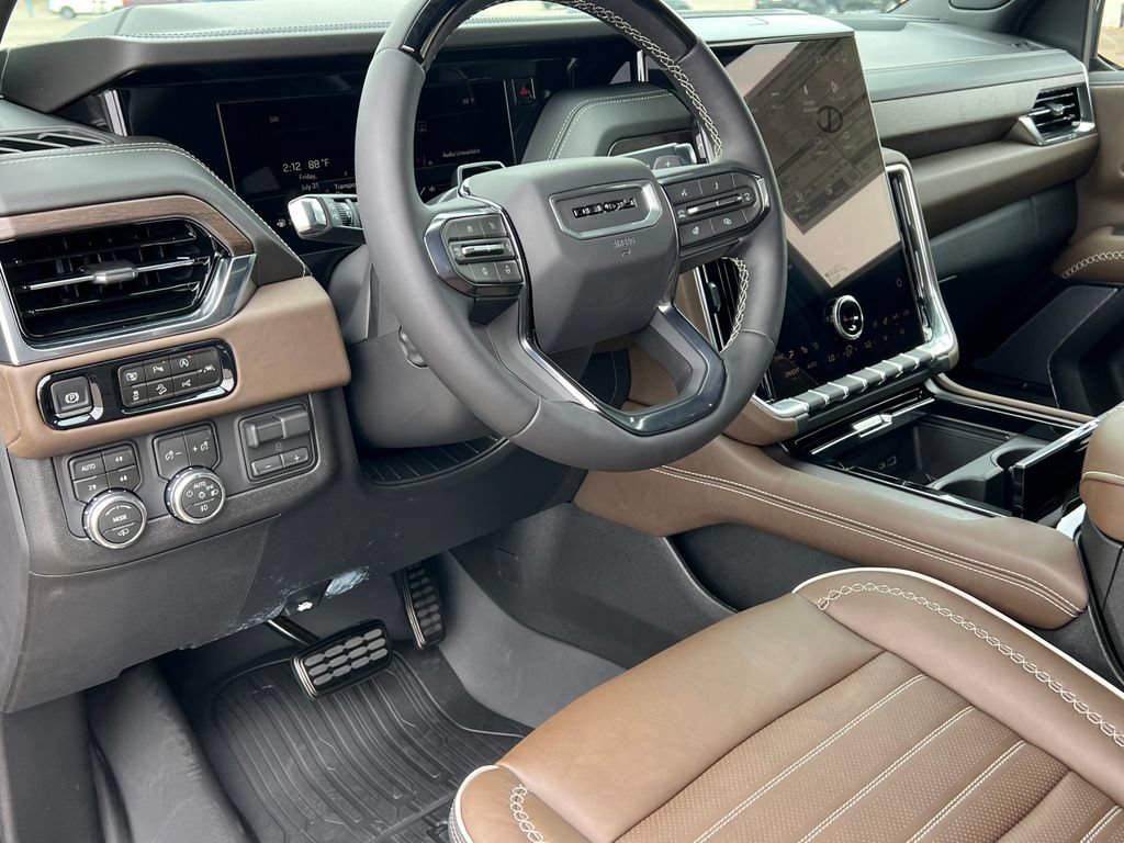 New 2026 GMC Yukon Denali Ultimate w/ LPO, Floor Liner Package AWD/4WD image 21