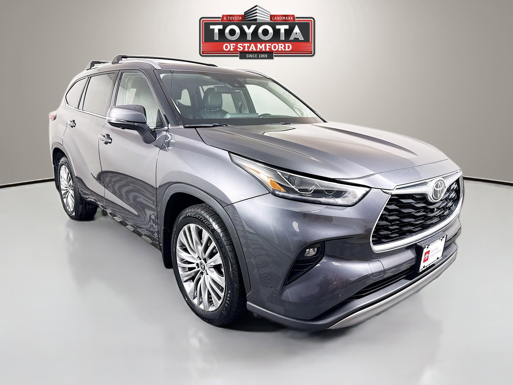 Used 2023 Toyota Highlander Platinum AWD/4WD image 1