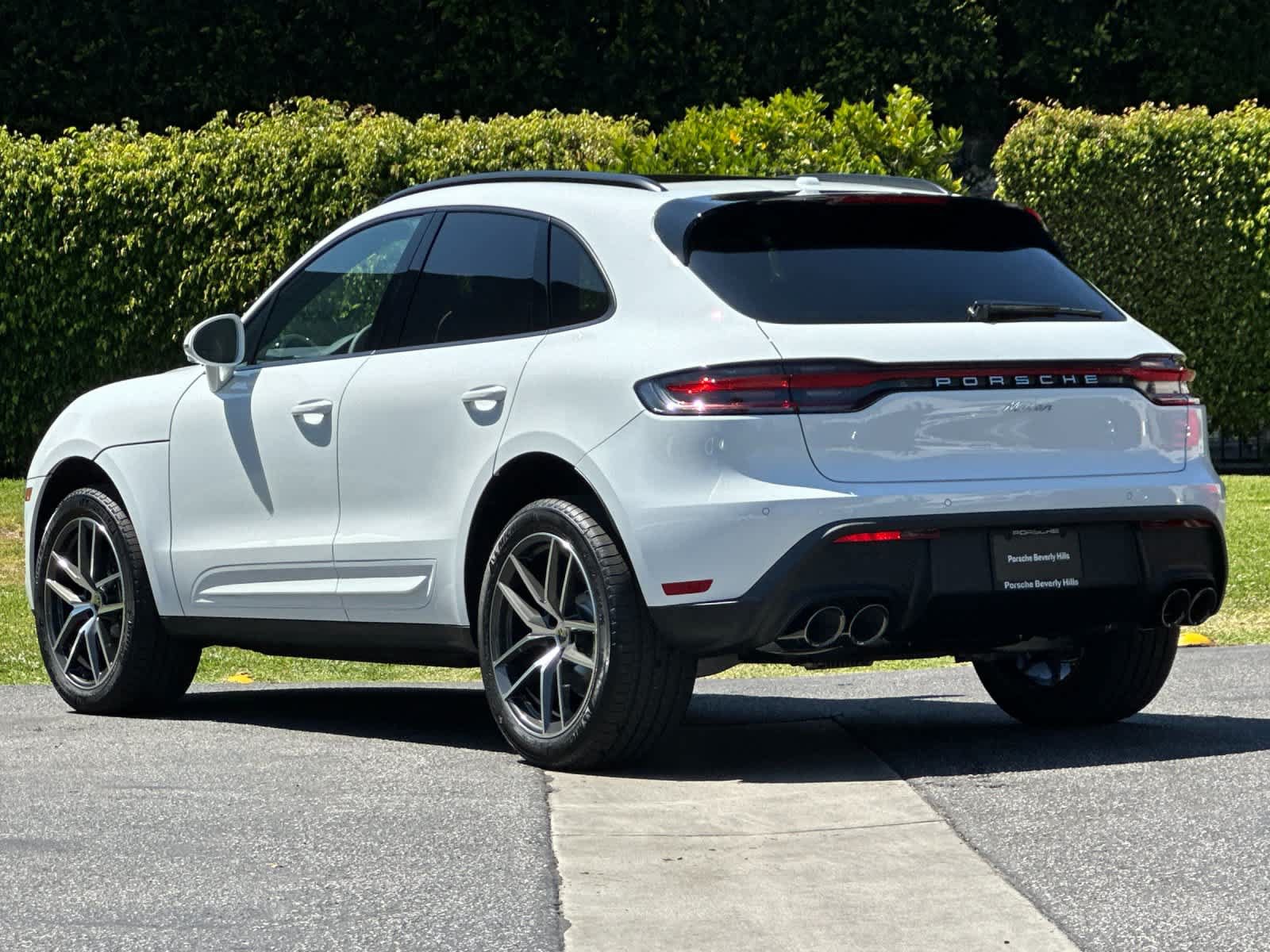 New 2026 Porsche Macan AWD/4WD image 3