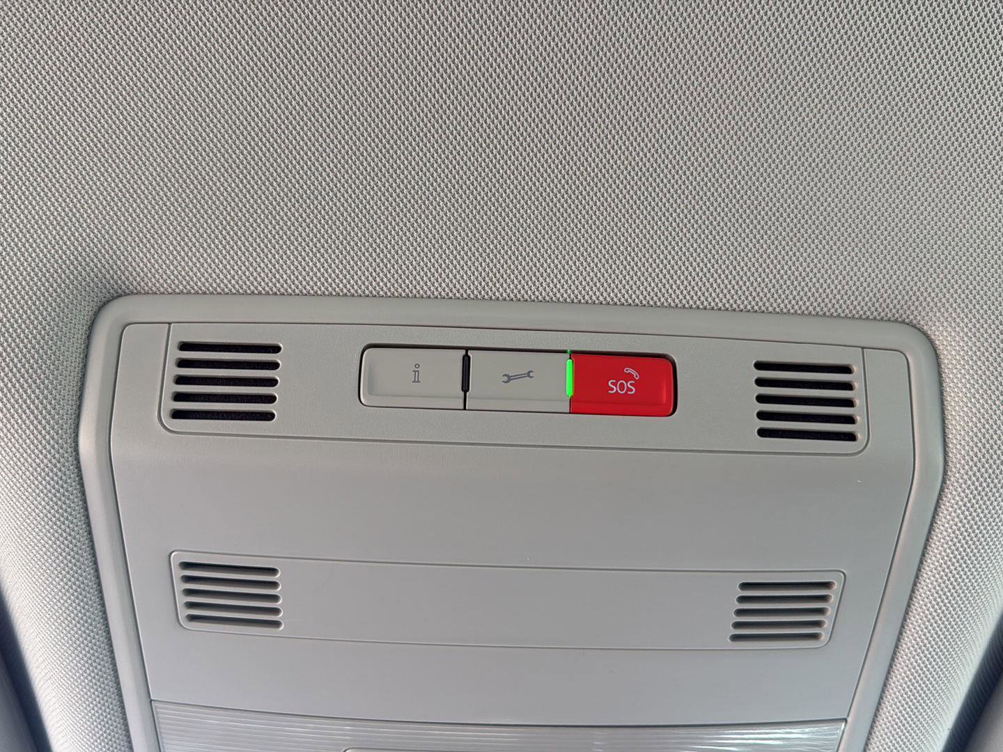 Certified 2025 Volkswagen Jetta SE image 20