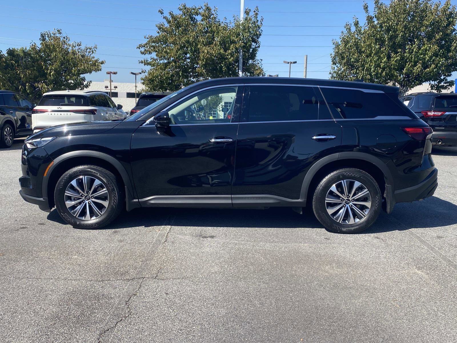 Used 2025 INFINITI QX60 Pure image 2