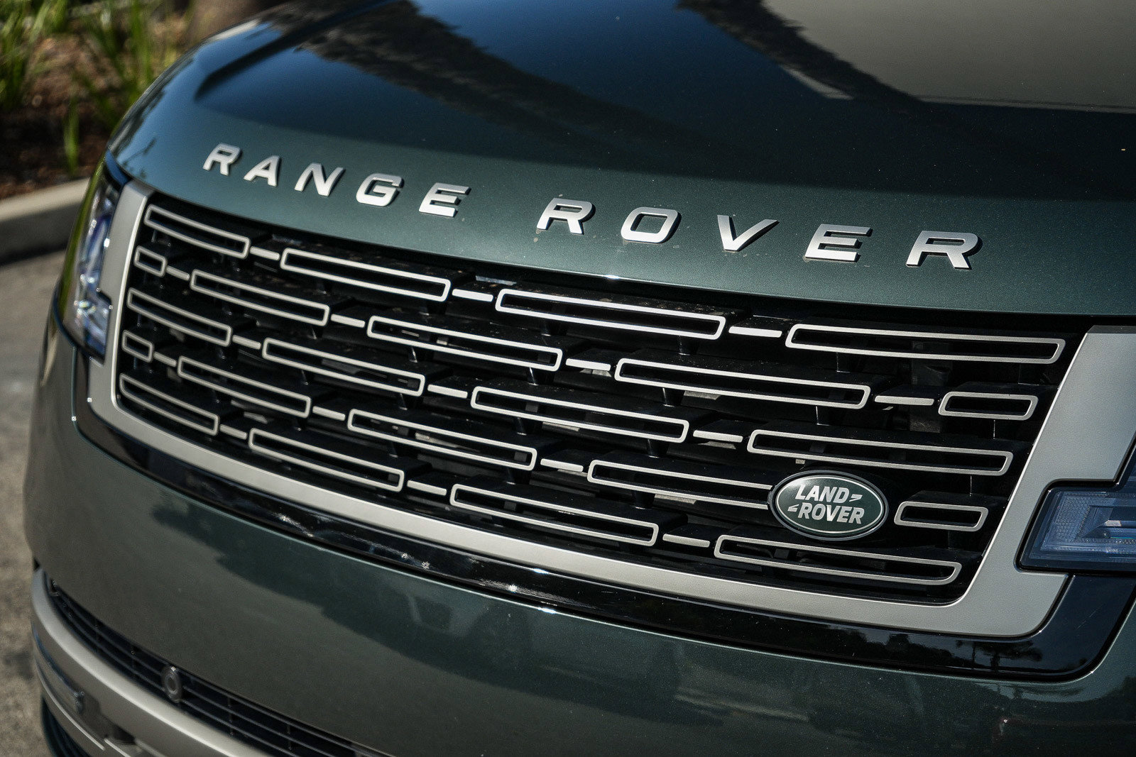 Certified 2025 Land Rover Range Rover SE AWD/4WD image 11