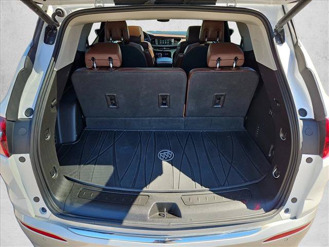 Used 2018 Buick Enclave Avenir w/ Avenir Technology Package AWD/4WD image 6