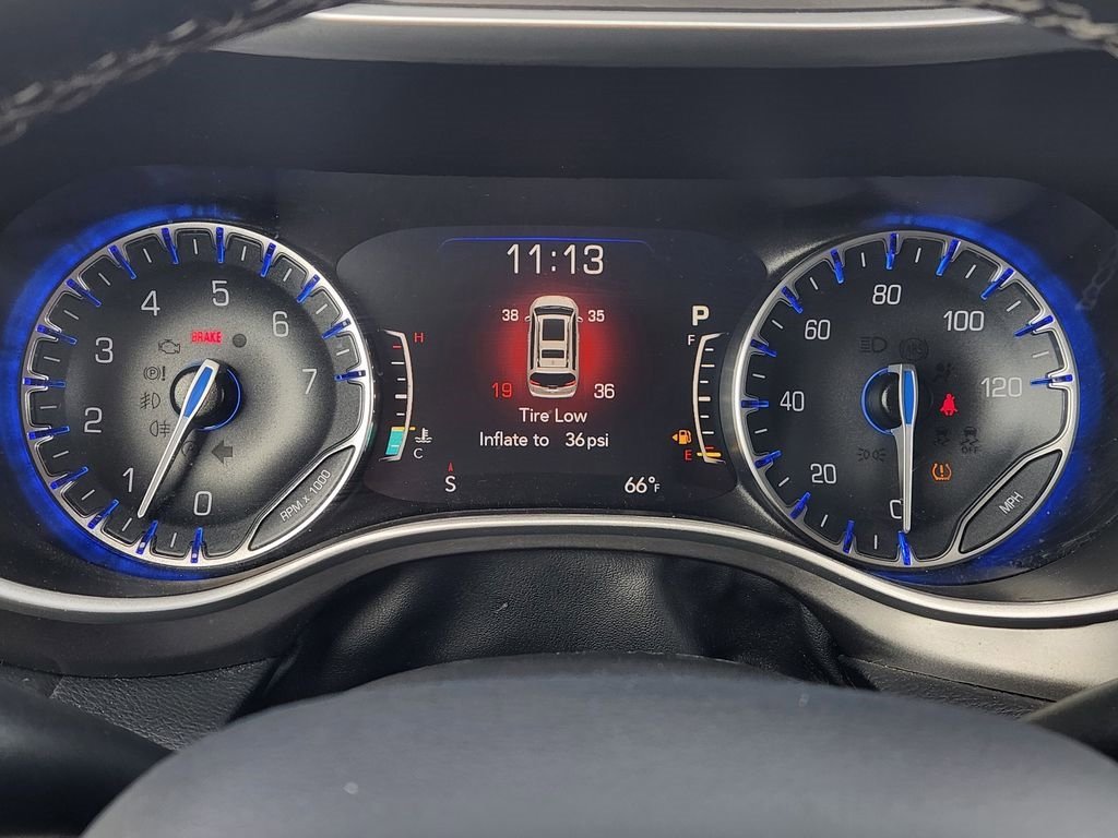 Used 2024 Chrysler Pacifica Touring-L image 17