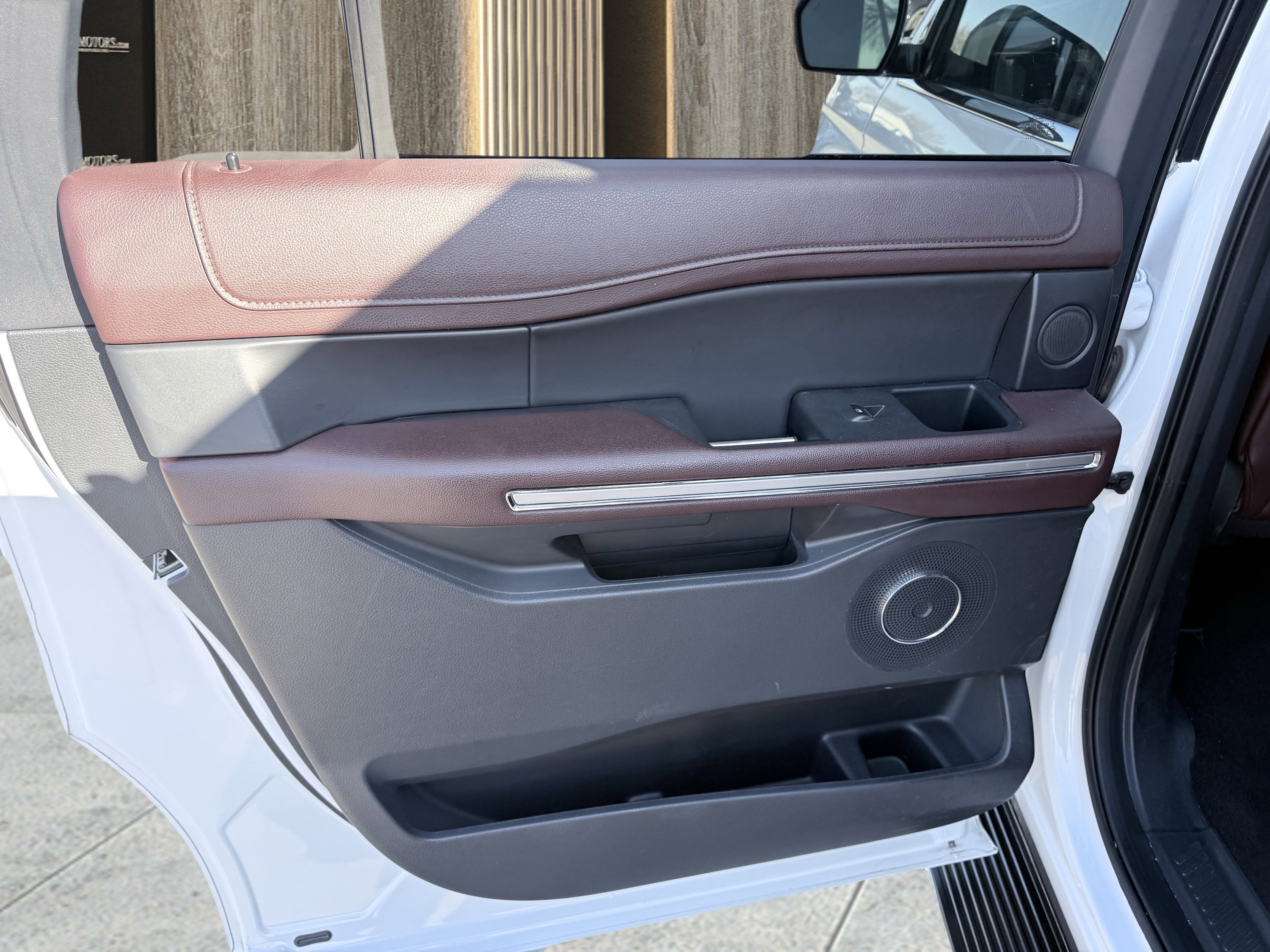 Used 2023 Ford Expedition Max Limited image 33