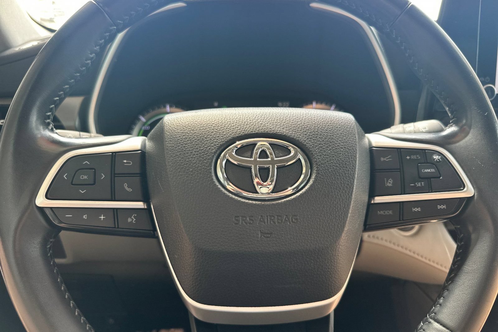 Certified 2024 Toyota Highlander XLE FWD image 28