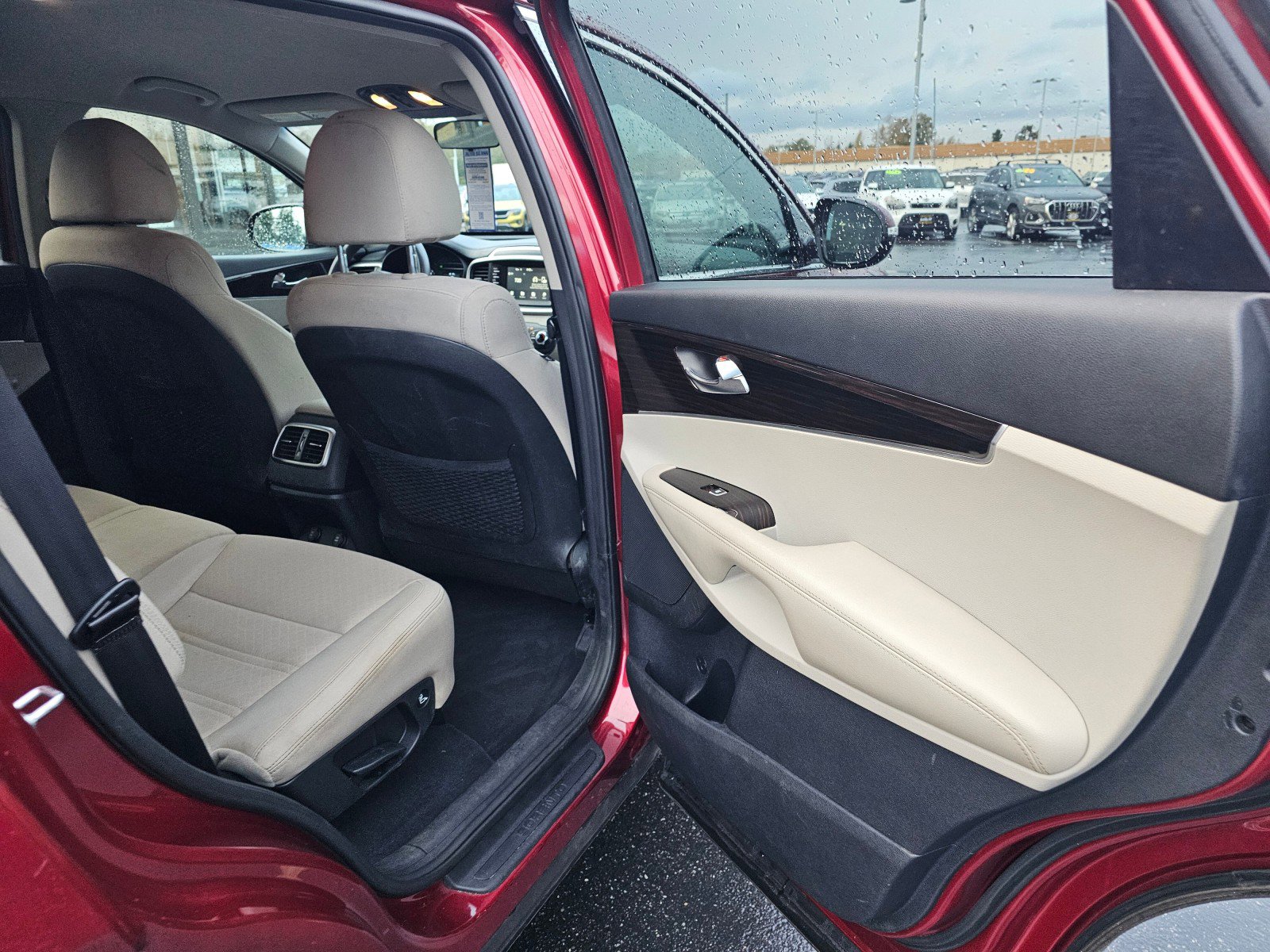 Used 2020 Kia Sorento LX image 16