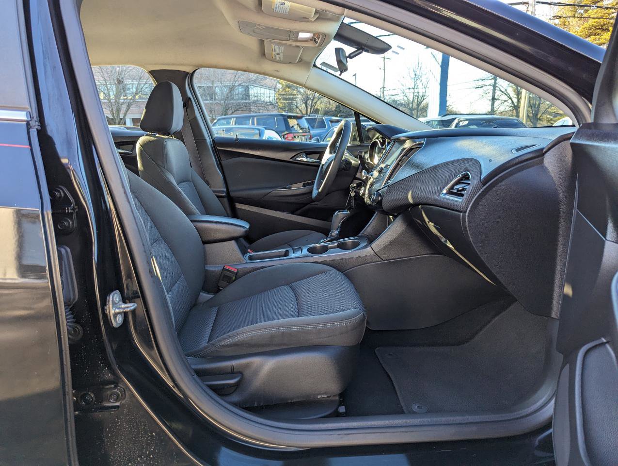 Used 2016 Chevrolet Cruze LT image 31