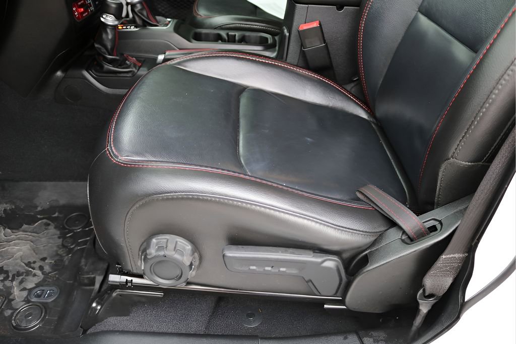 Used 2021 Jeep Wrangler Unlimited Rubicon AWD/4WD image 14