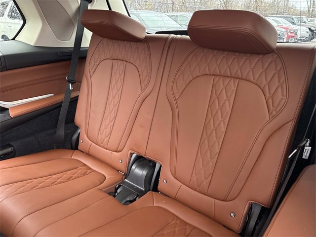 Used 2023 BMW X7 xDrive40i w/ Executive Package image 18