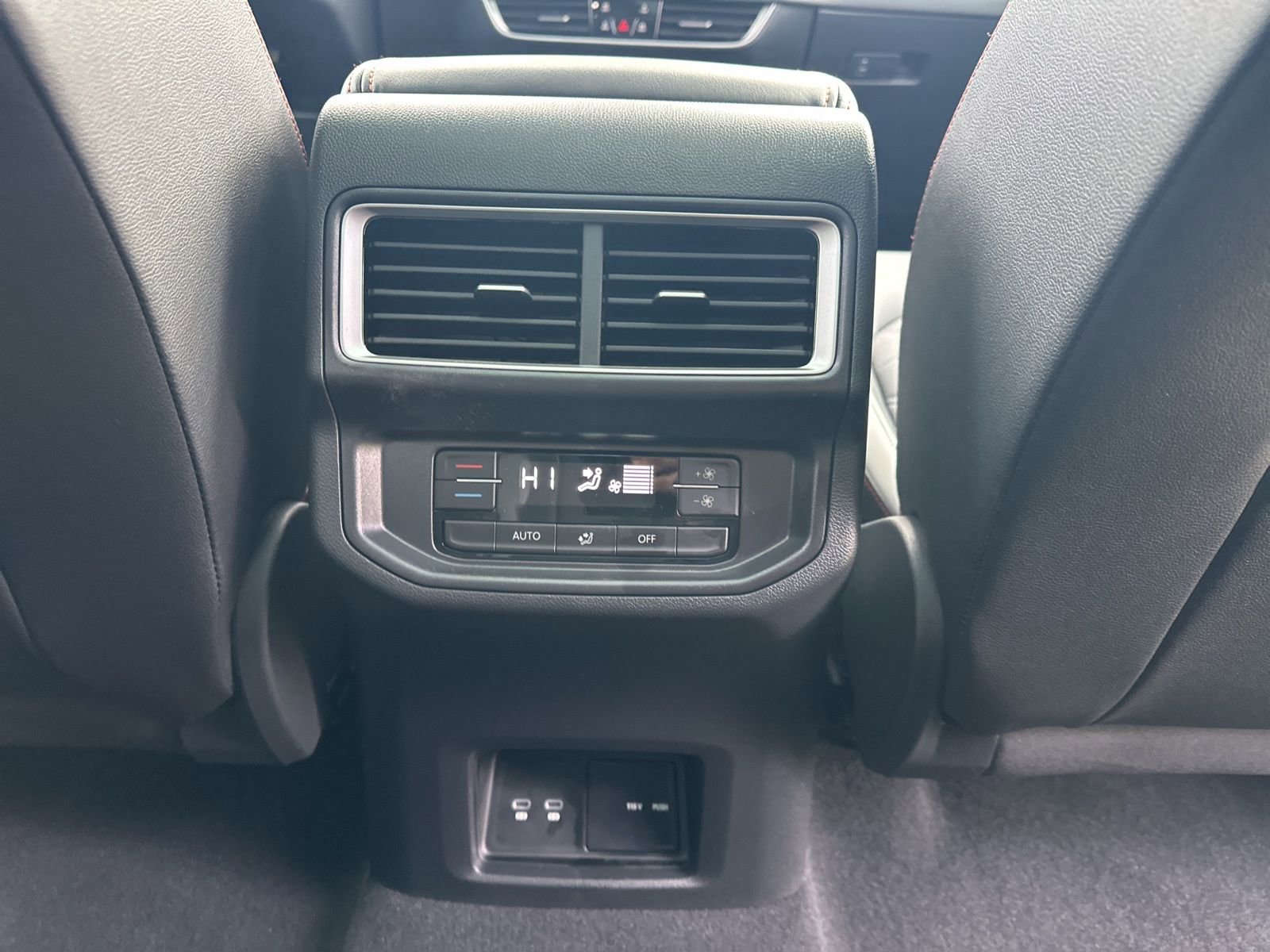 New 2026 Volkswagen Atlas Peak Edition image 41