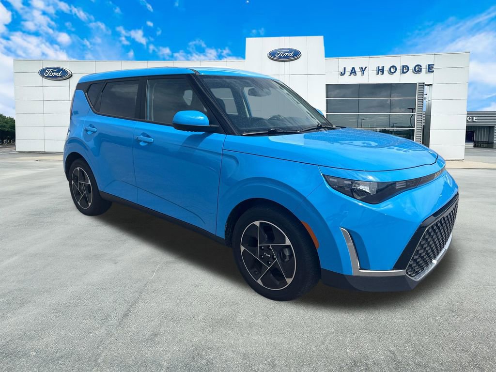 Used 2025 Kia Soul EX FWD image 1