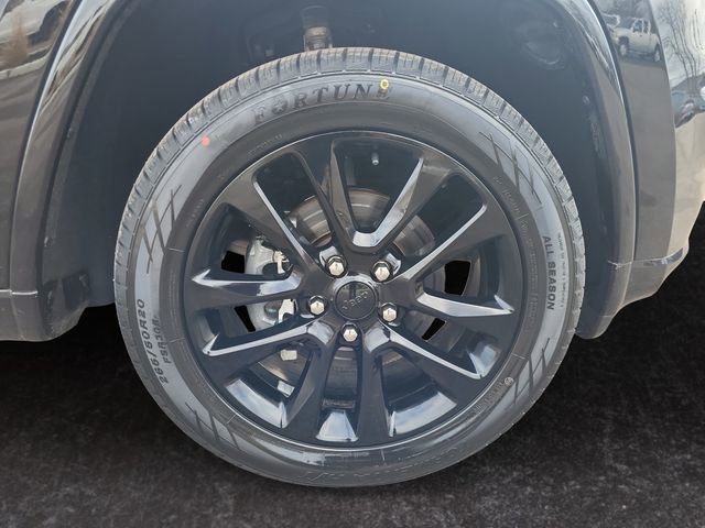 Used 2020 Jeep Grand Cherokee Altitude image 31