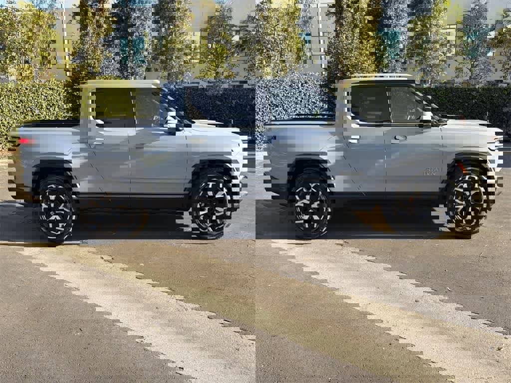 Used 2023 Rivian R1T Adventure image 4
