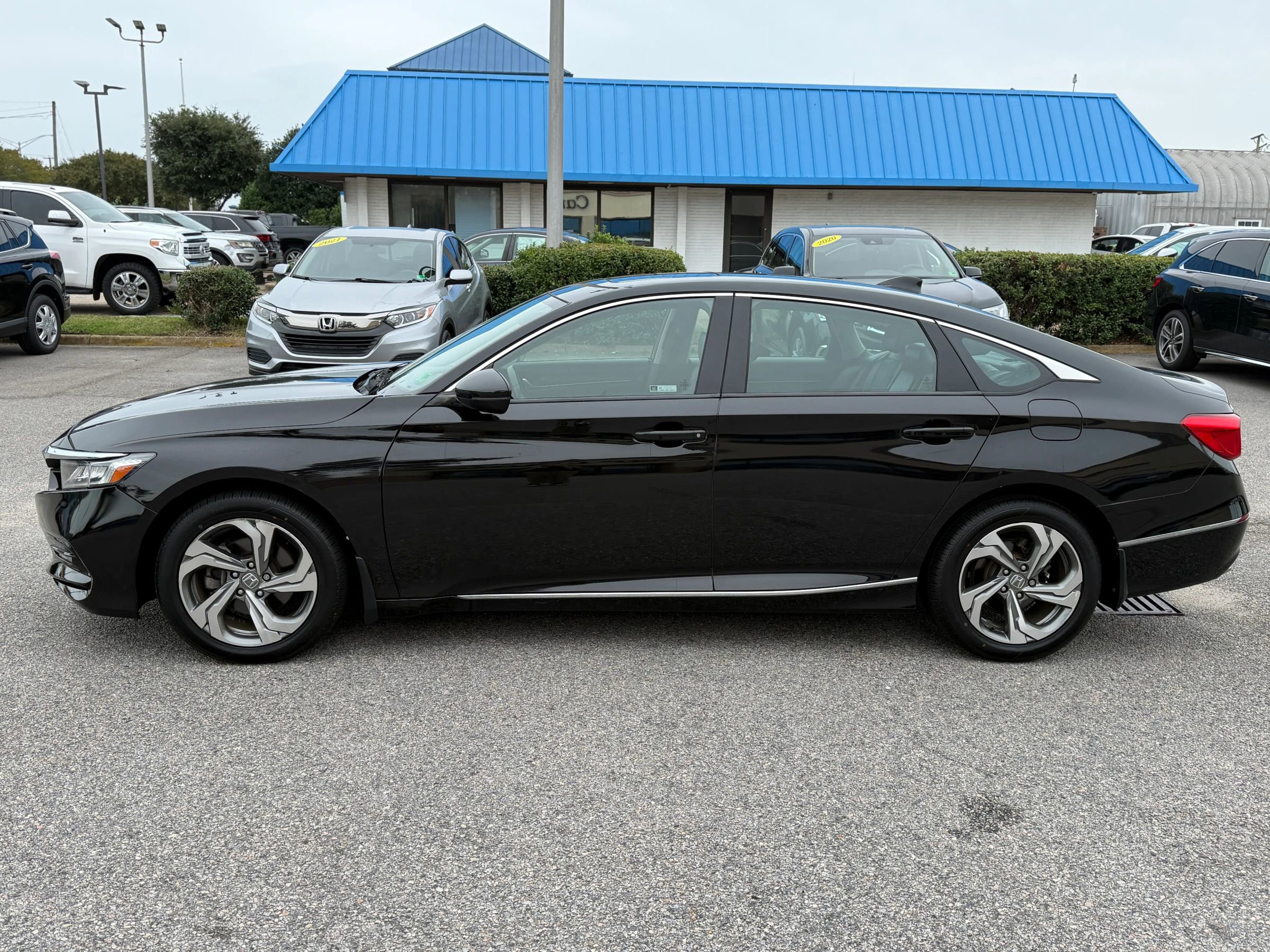 Used 2018 Honda Accord EX-L image 2
