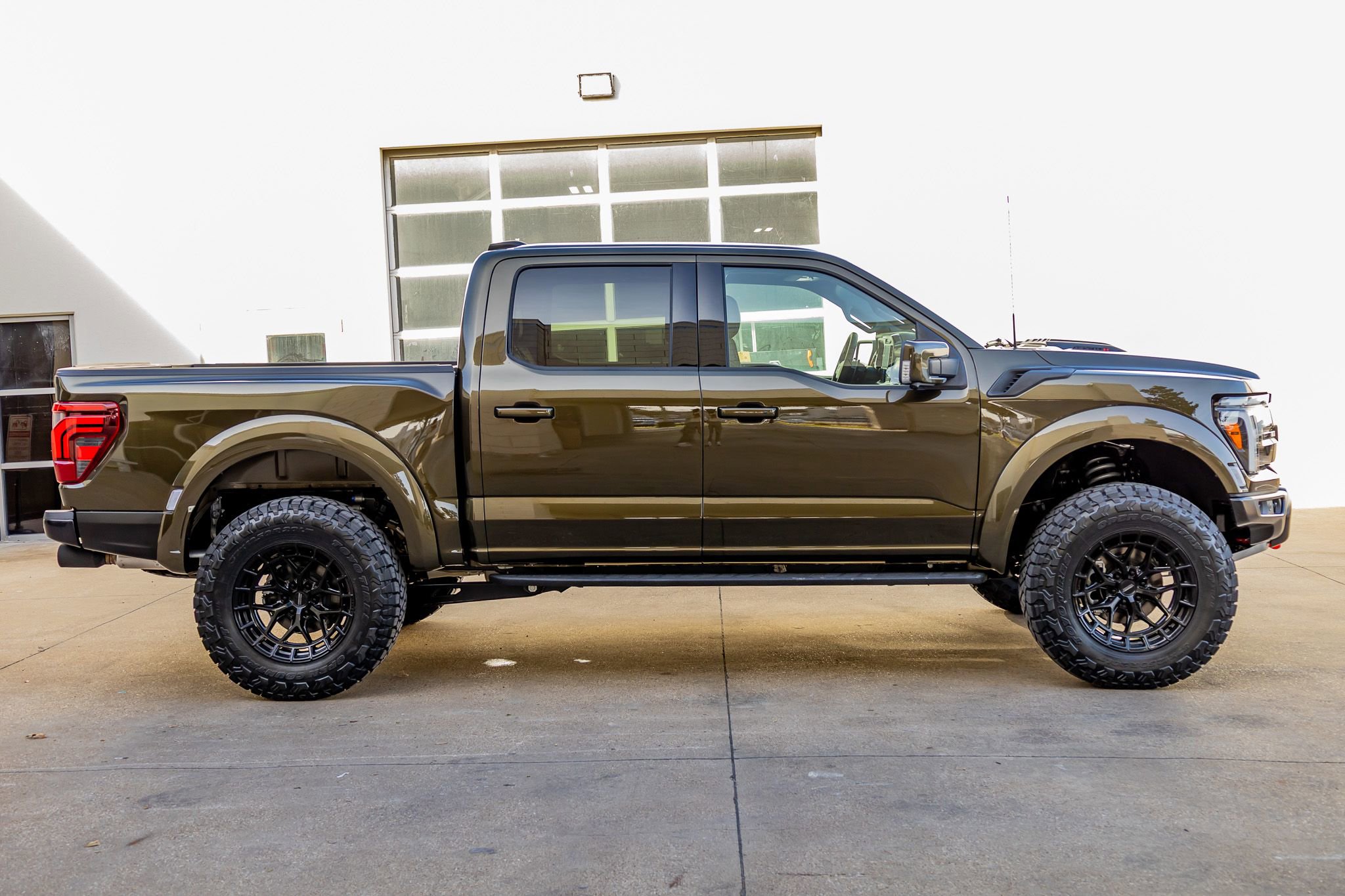 Used 2026 Ford F150 Raptor w/ Equipment Group 803A Raptor R AWD/4WD image 11