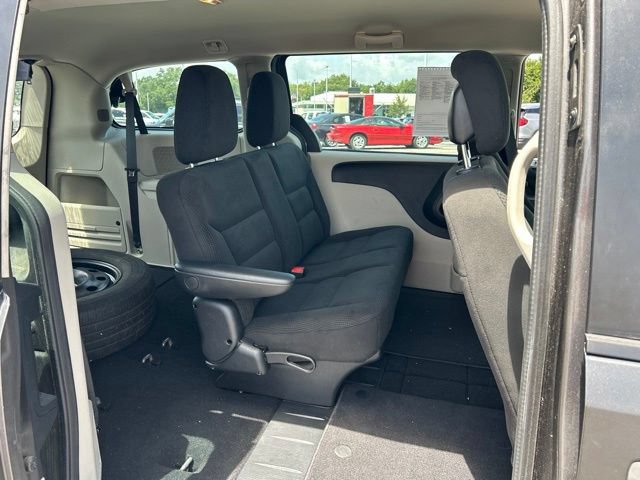 Used 2016 Dodge Grand Caravan American Value Package FWD image 15