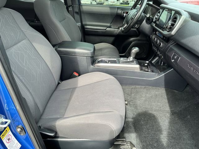 Used 2017 Toyota Tacoma TRD Off-Road w/ Premium & Technology Package image 27