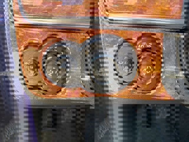 Used 2004 Chevrolet SSR w/ Preferred Equipment Group RWD image 4