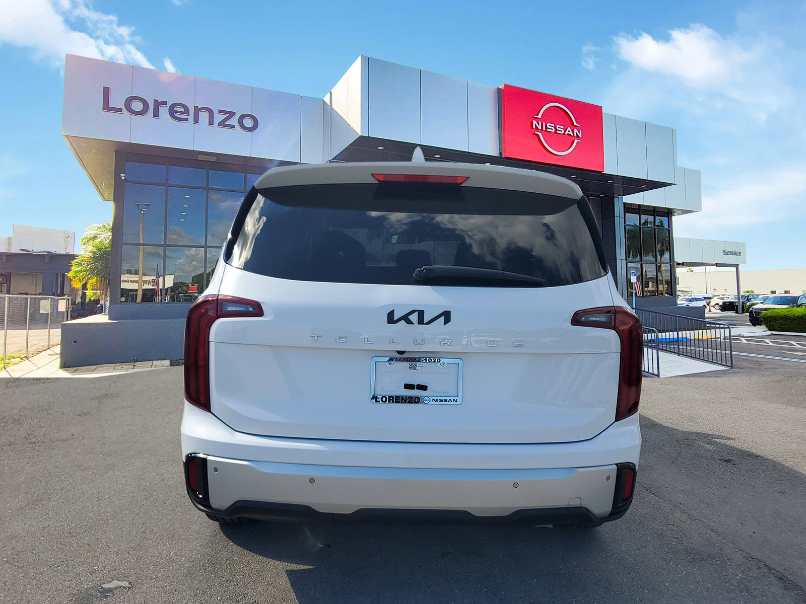 Used 2024 Kia Telluride LX FWD image 6