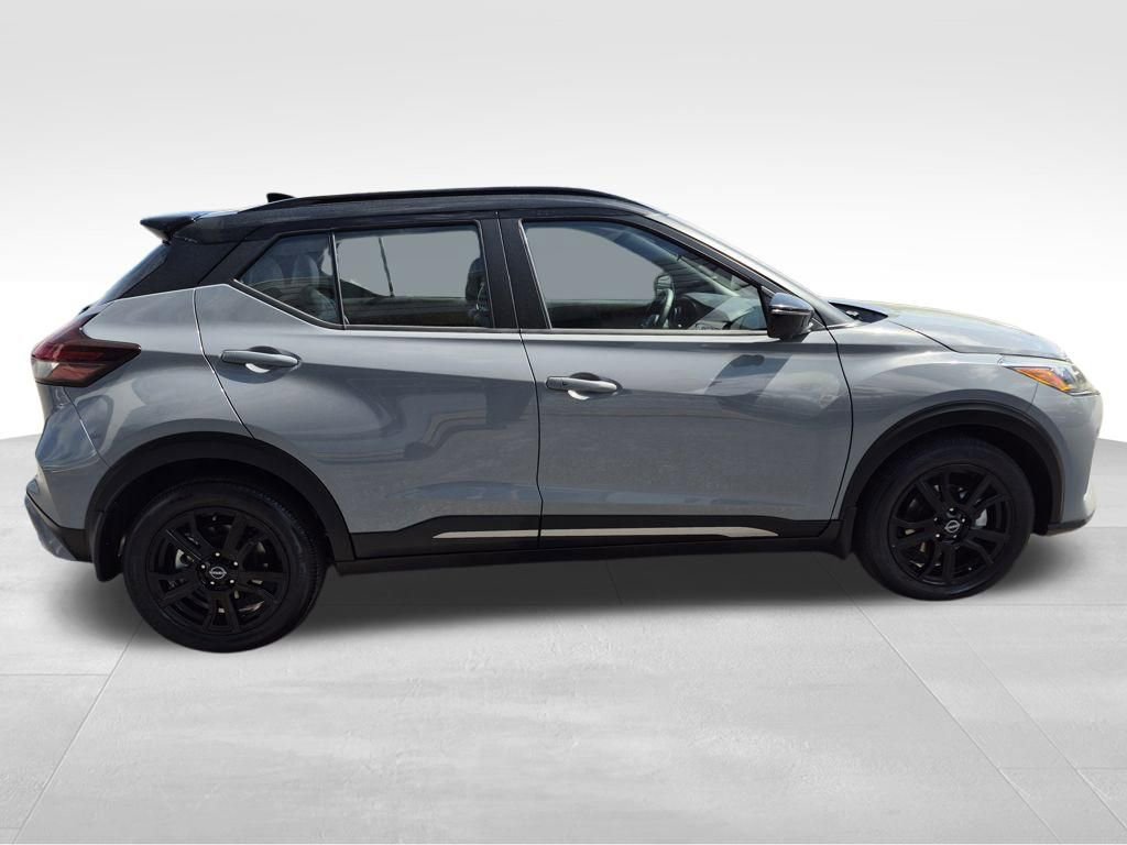 Used 2024 Nissan Kicks SR w/ SR Premium Package image 11