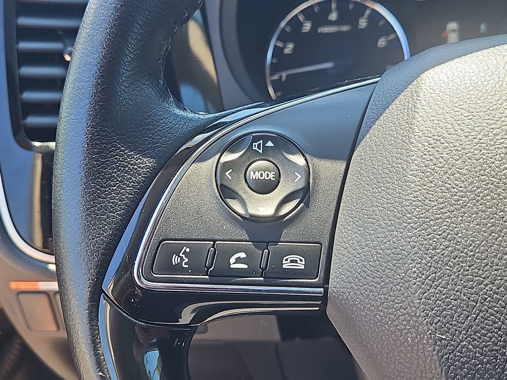Used 2017 Mitsubishi Outlander SEL AWD/4WD image 23