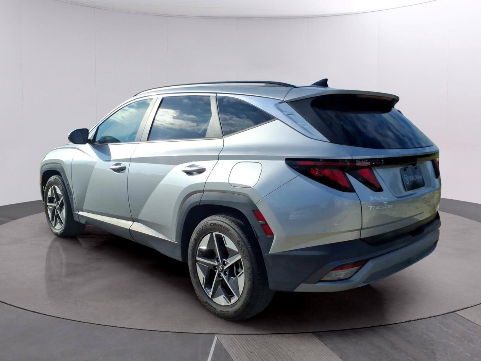 Used 2025 Hyundai Tucson SEL FWD image 3