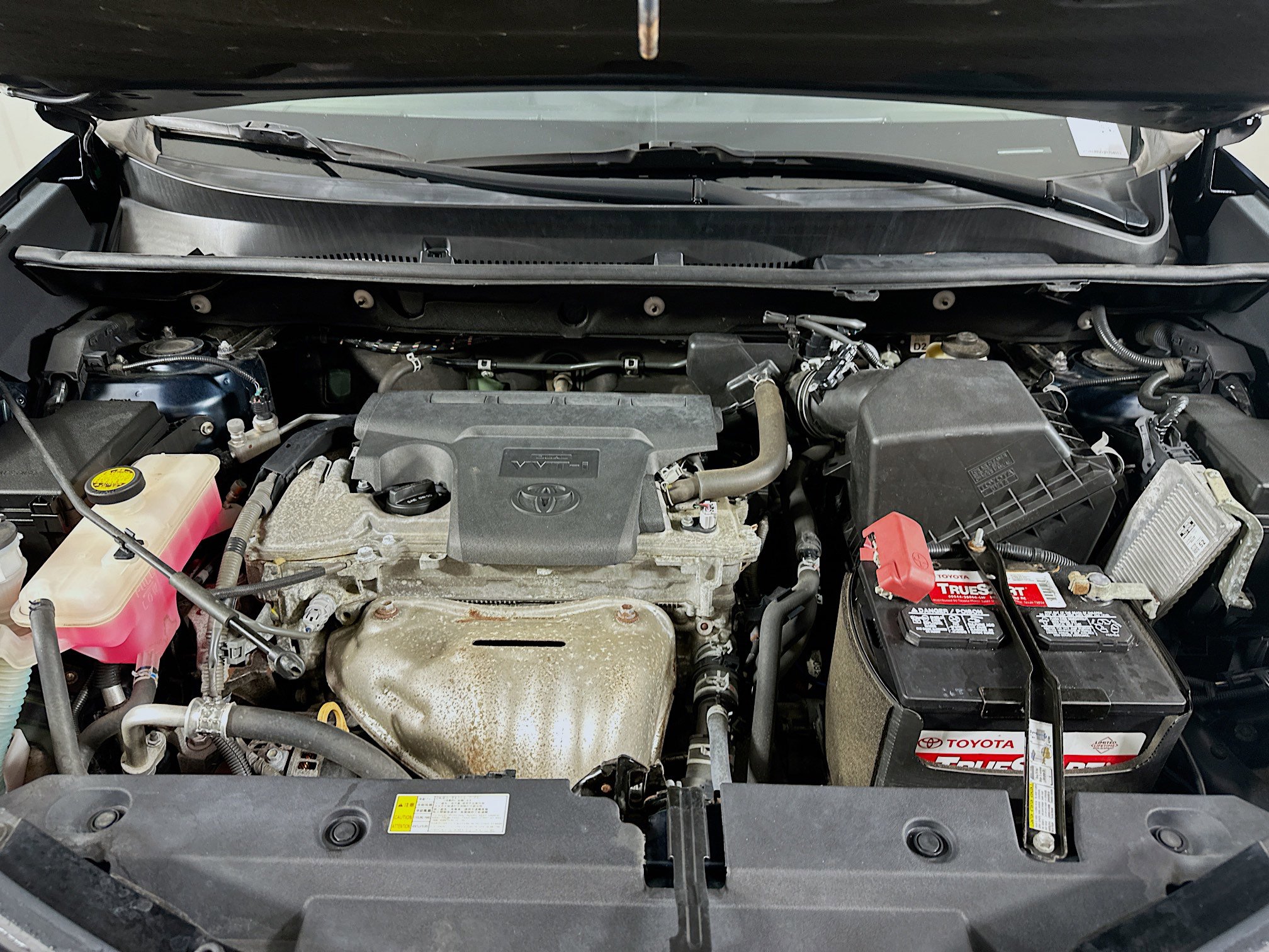 Used 2018 Toyota RAV4 XLE w/ Plus Extra Value Package image 32