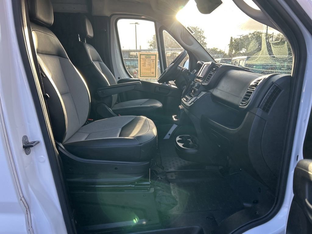 Used 2025 RAM ProMaster 2500 w/ Convenience Group image 21