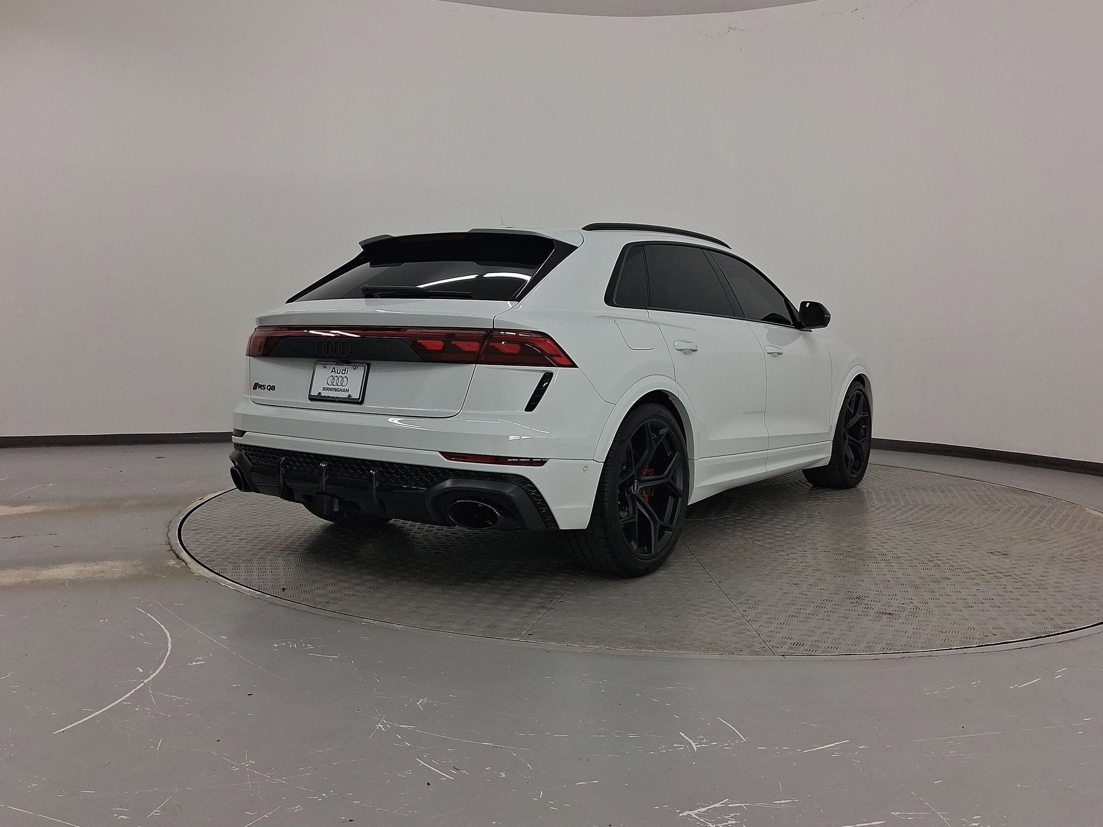 Used 2025 Audi RS Q8 performance image 9