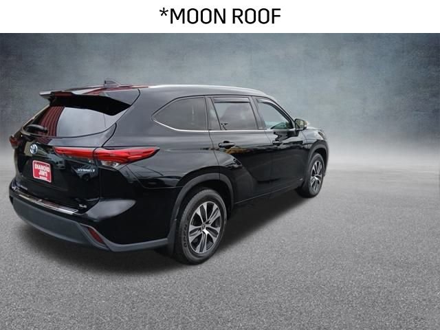 Used 2022 Toyota Highlander XLE image 6