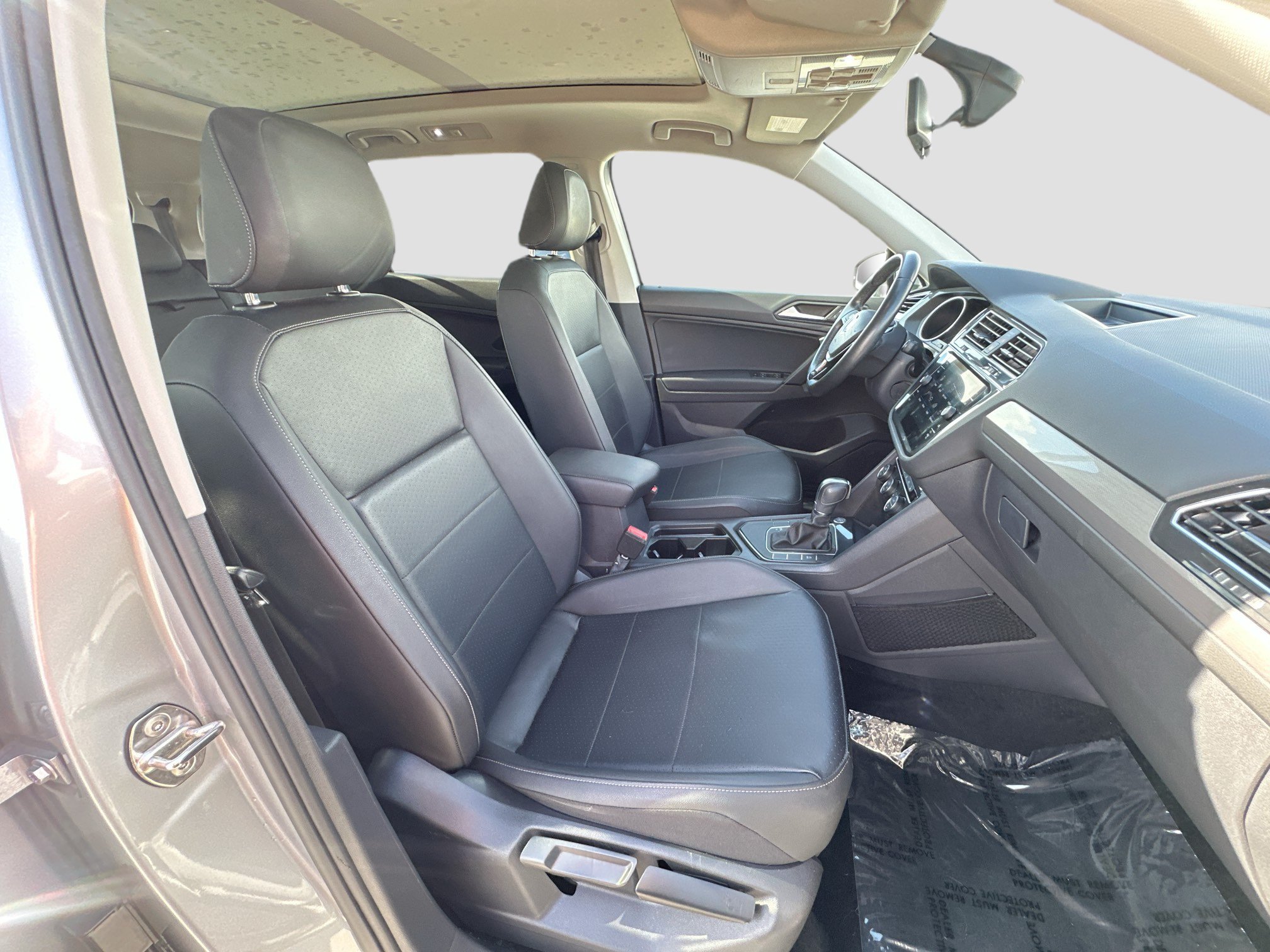 Used 2019 Volkswagen Tiguan SE w/ Panoramic Sunroof Package FWD image 28