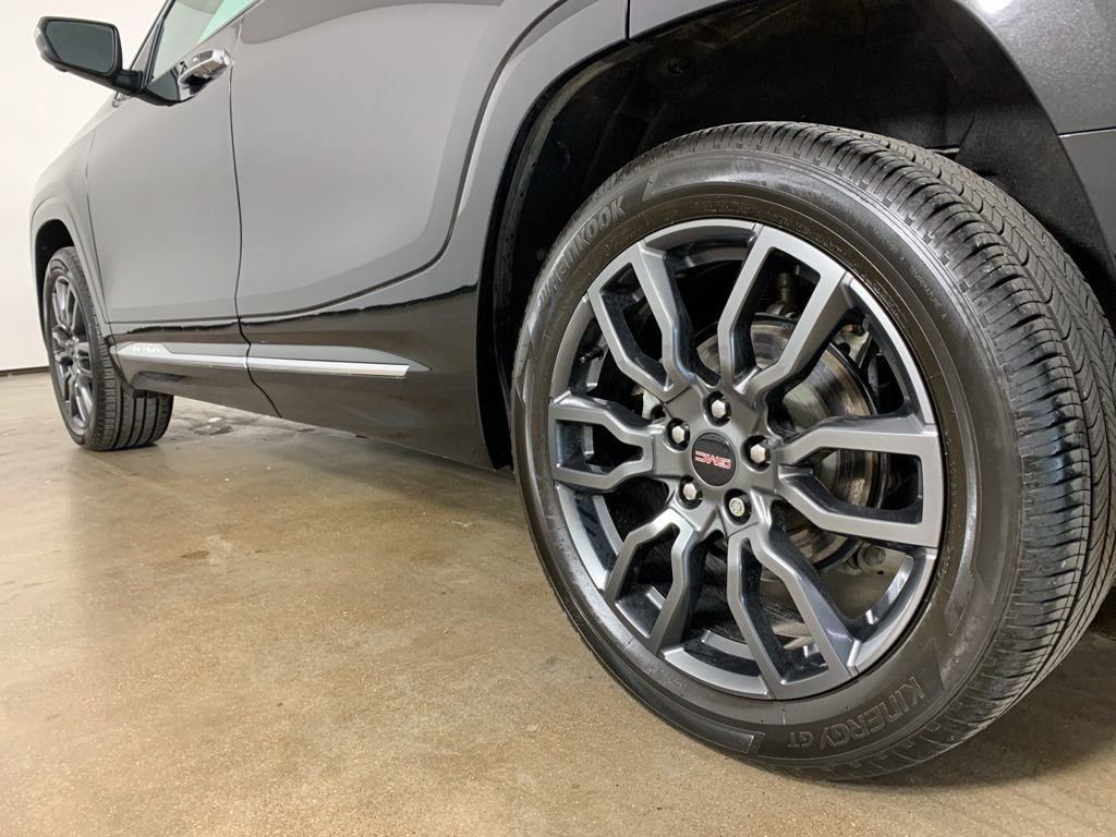 Used 2022 GMC Terrain Denali w/ Black Diamond Edition image 15