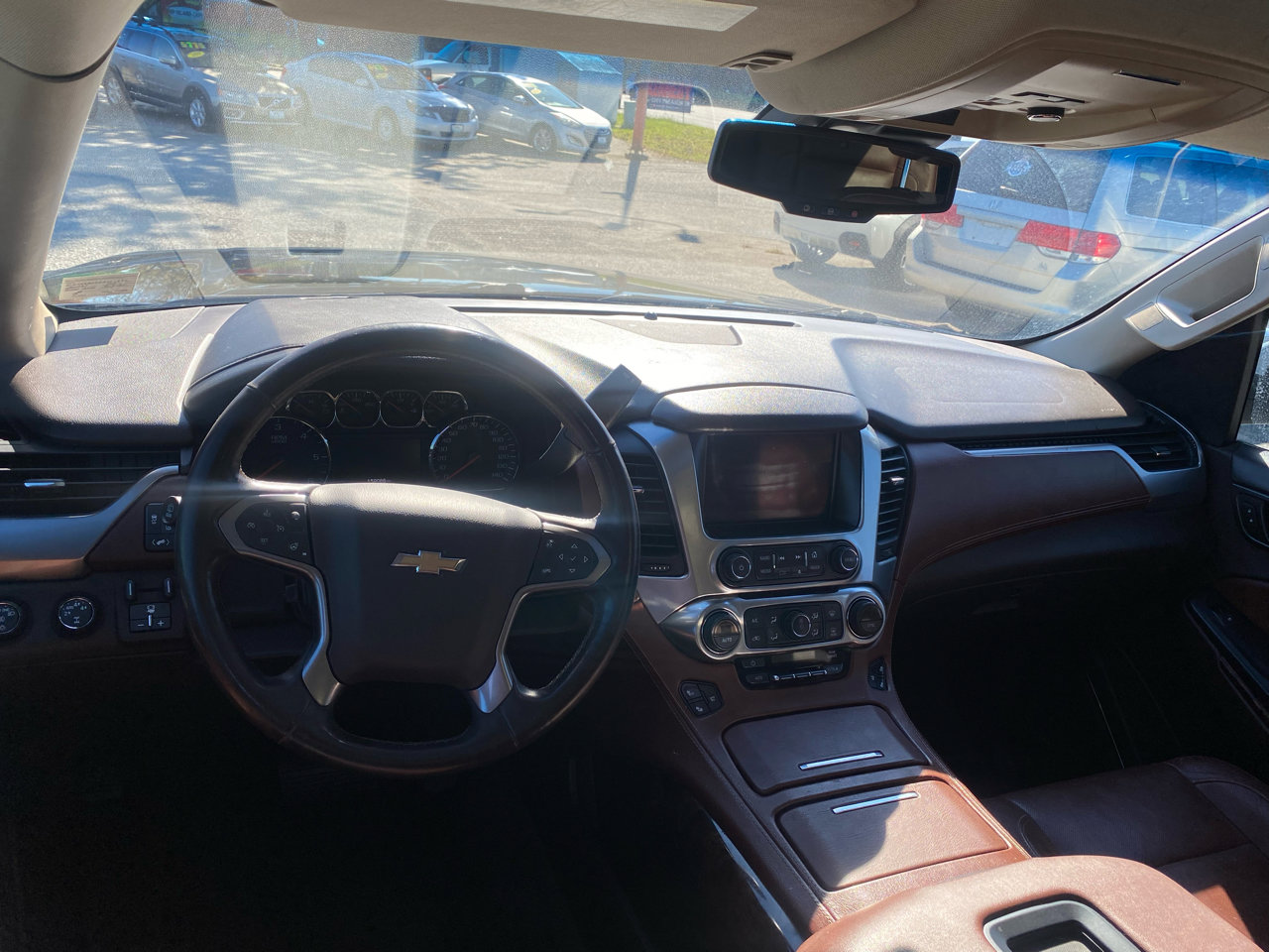 Used 2015 Chevrolet Suburban LTZ image 9