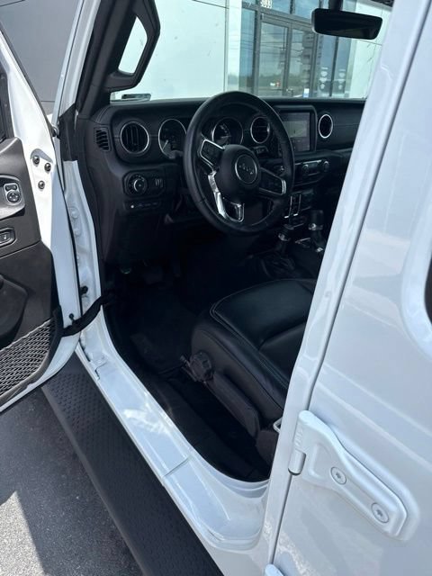 Used 2023 Jeep Wrangler Unlimited Sahara w/ Cold Weather Group AWD/4WD image 12