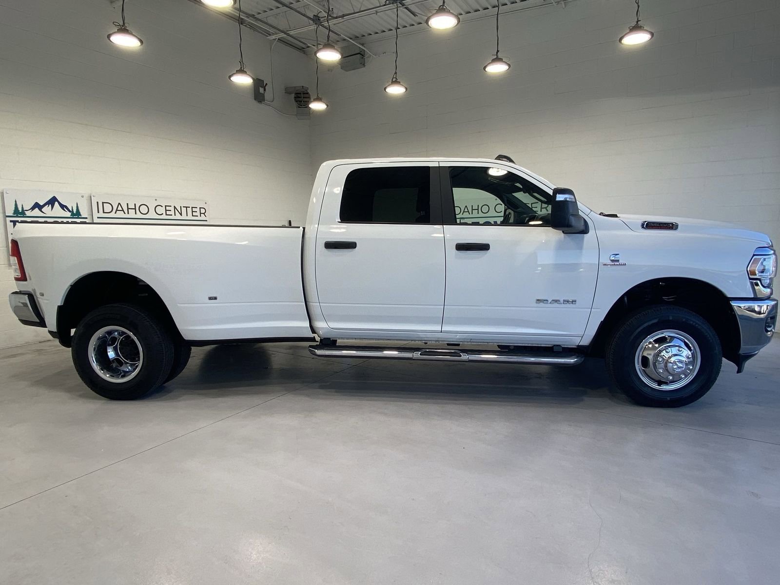 Used 2024 RAM 3500 Big Horn image 9