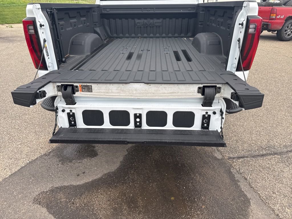 New 2025 GMC Sierra 3500 SLT w/ SLT Premium Package AWD/4WD image 19