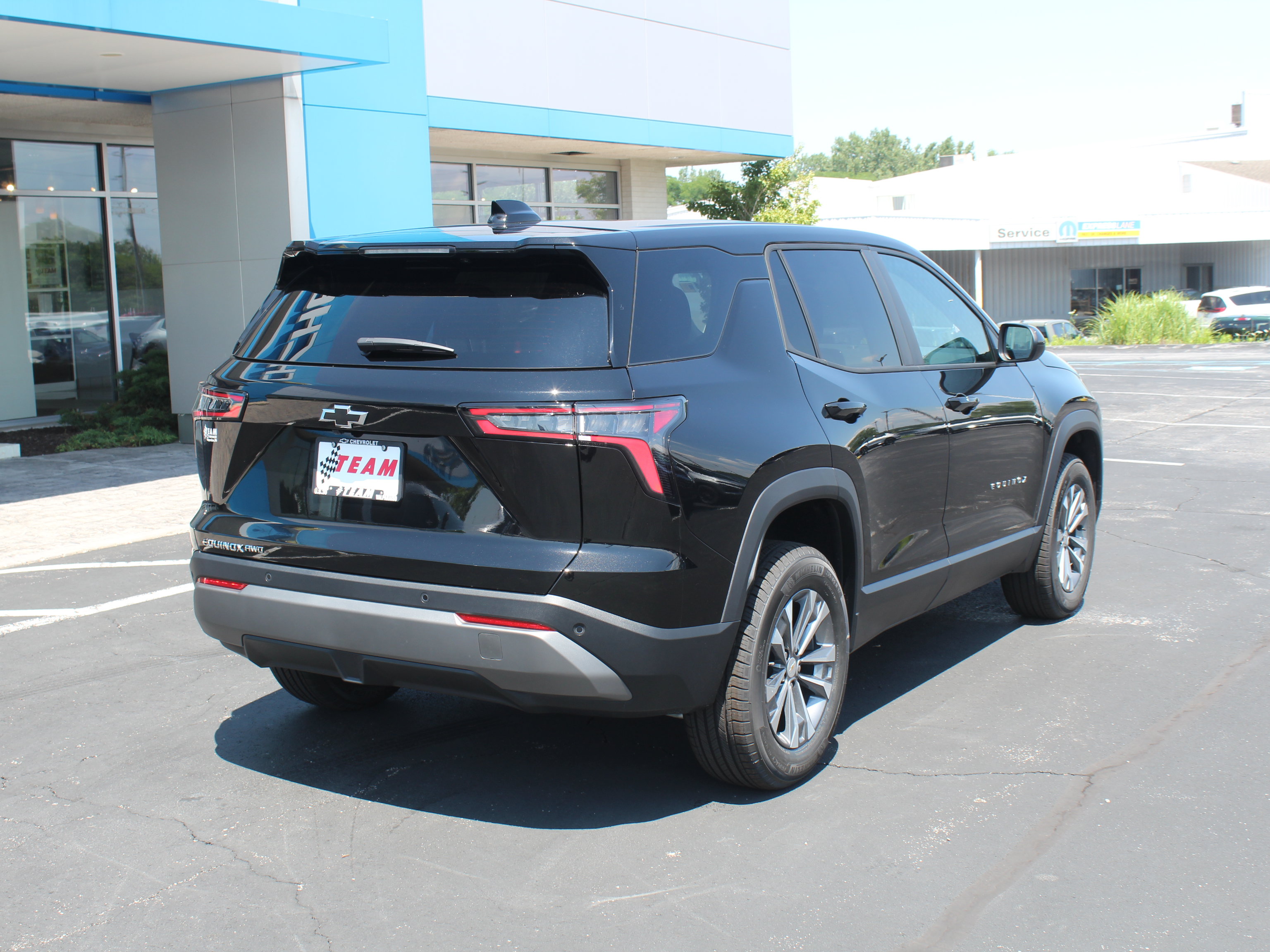 New 2027 Chevrolet Equinox LT AWD/4WD image 4