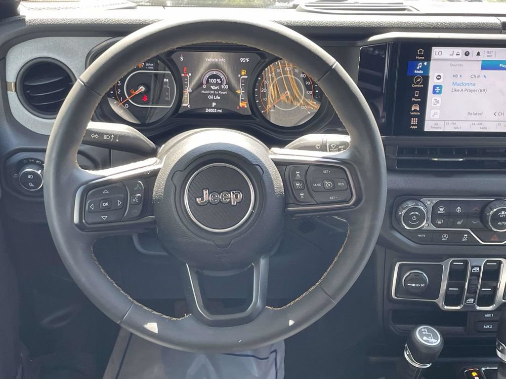 Used 2024 Jeep Gladiator Sport AWD/4WD image 22