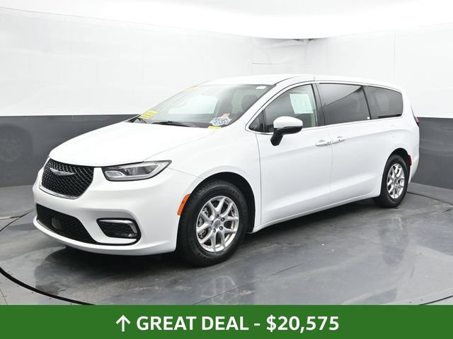 Used 2023 Chrysler Pacifica Touring-L FWD image 8