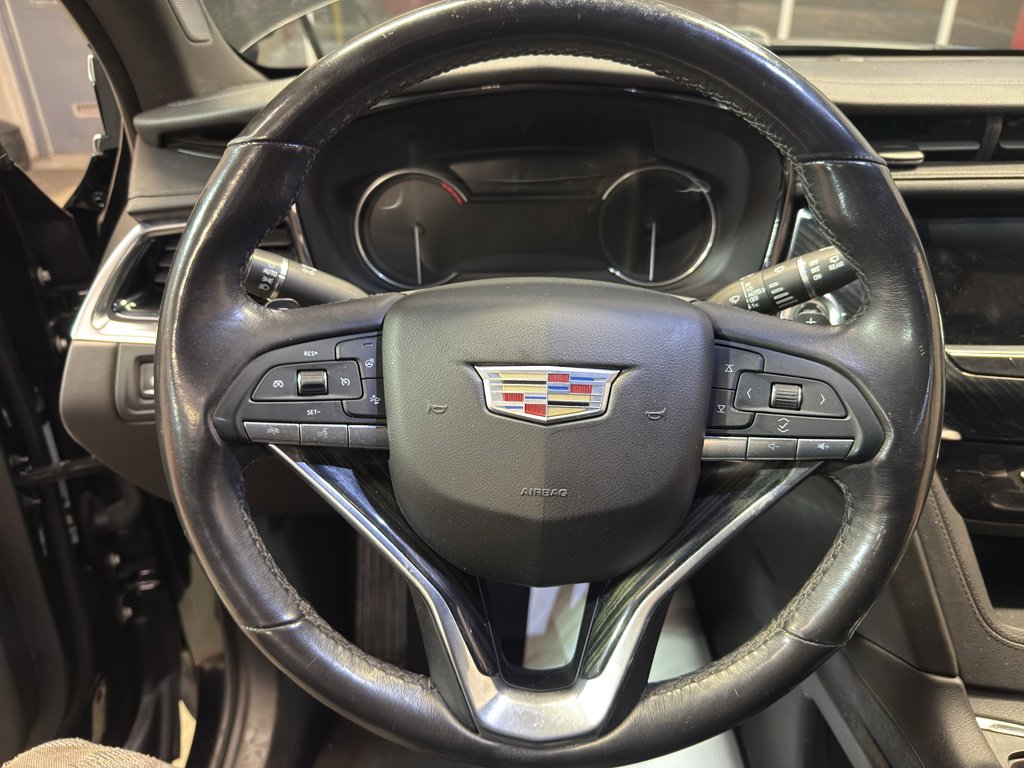 Used 2021 Cadillac XT6 Premium Luxury image 16