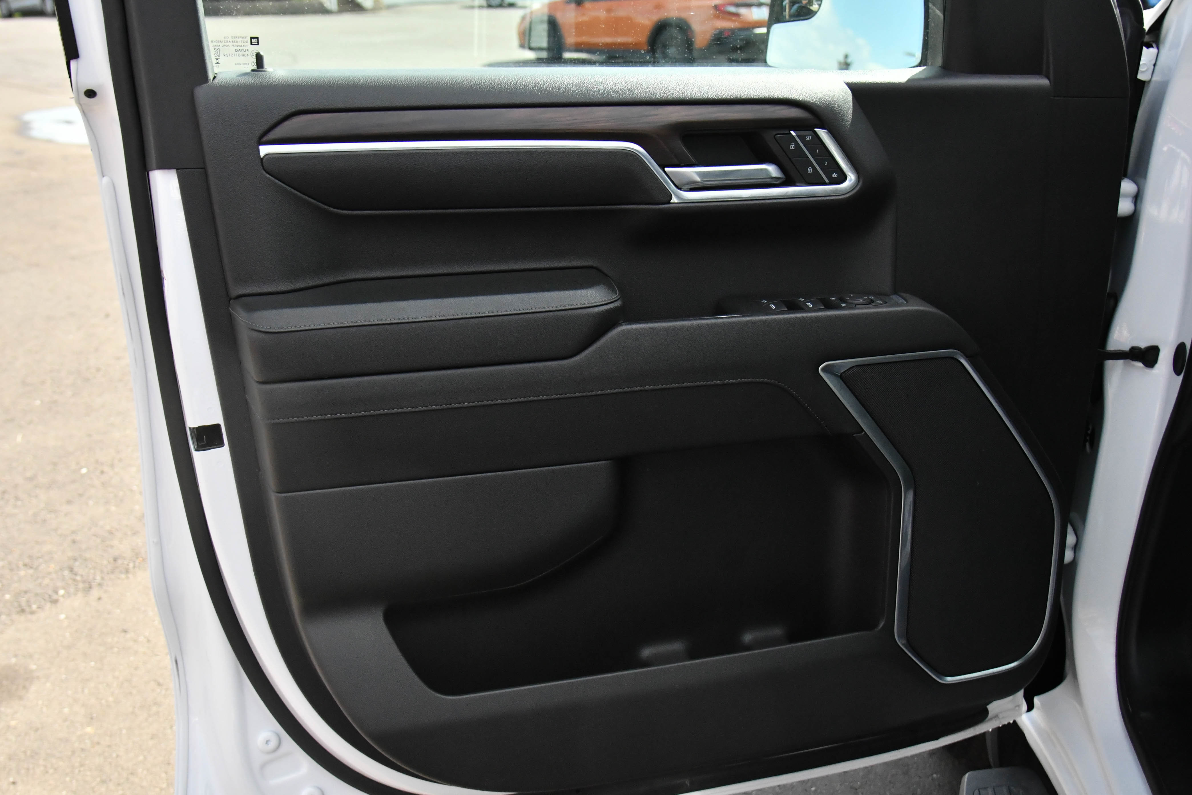 Used 2024 GMC Sierra 1500 SLT image 16