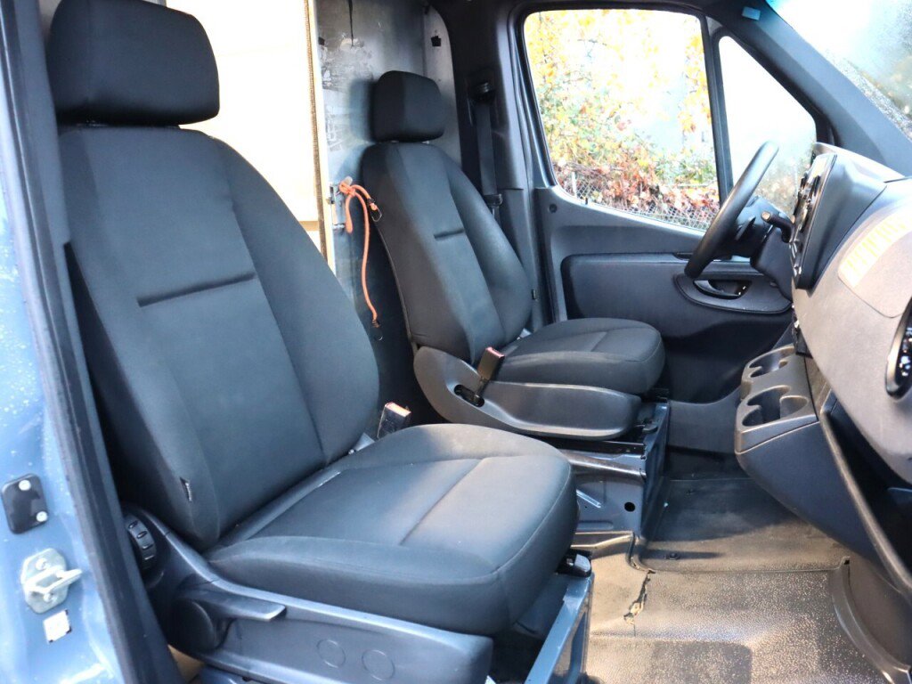 Used 2019 Mercedes-Benz Sprinter 144 image 30