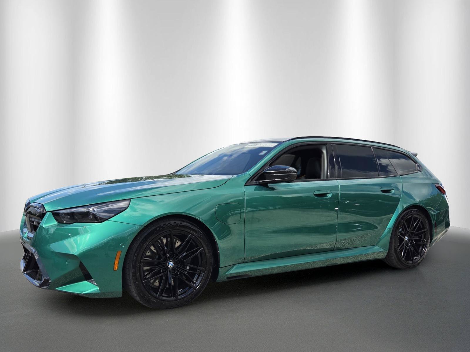 Used 2026 BMW M5 Touring w/ M Driver's Package AWD/4WD image 3
